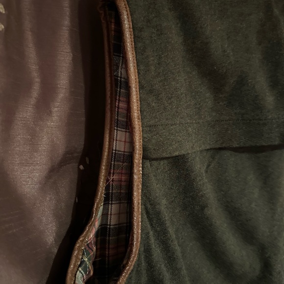 SOLD
Ralph Lauren Quilted Vest Leather Trims & Back Pockets - Picture 5 of 9